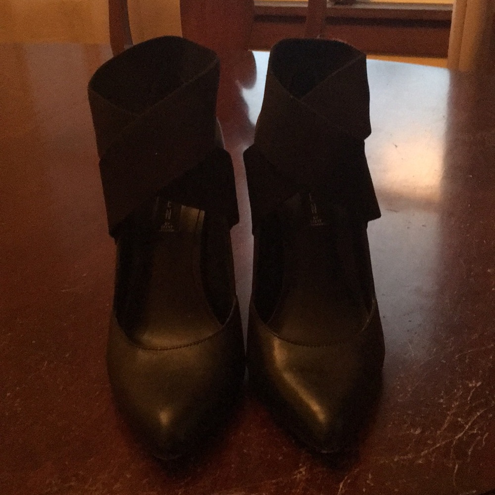 Black leather pointed heels - Picture 2 of 2